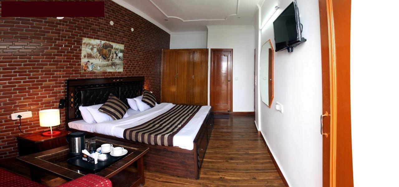 Divyansh Hotel Dharamshala Exterior foto